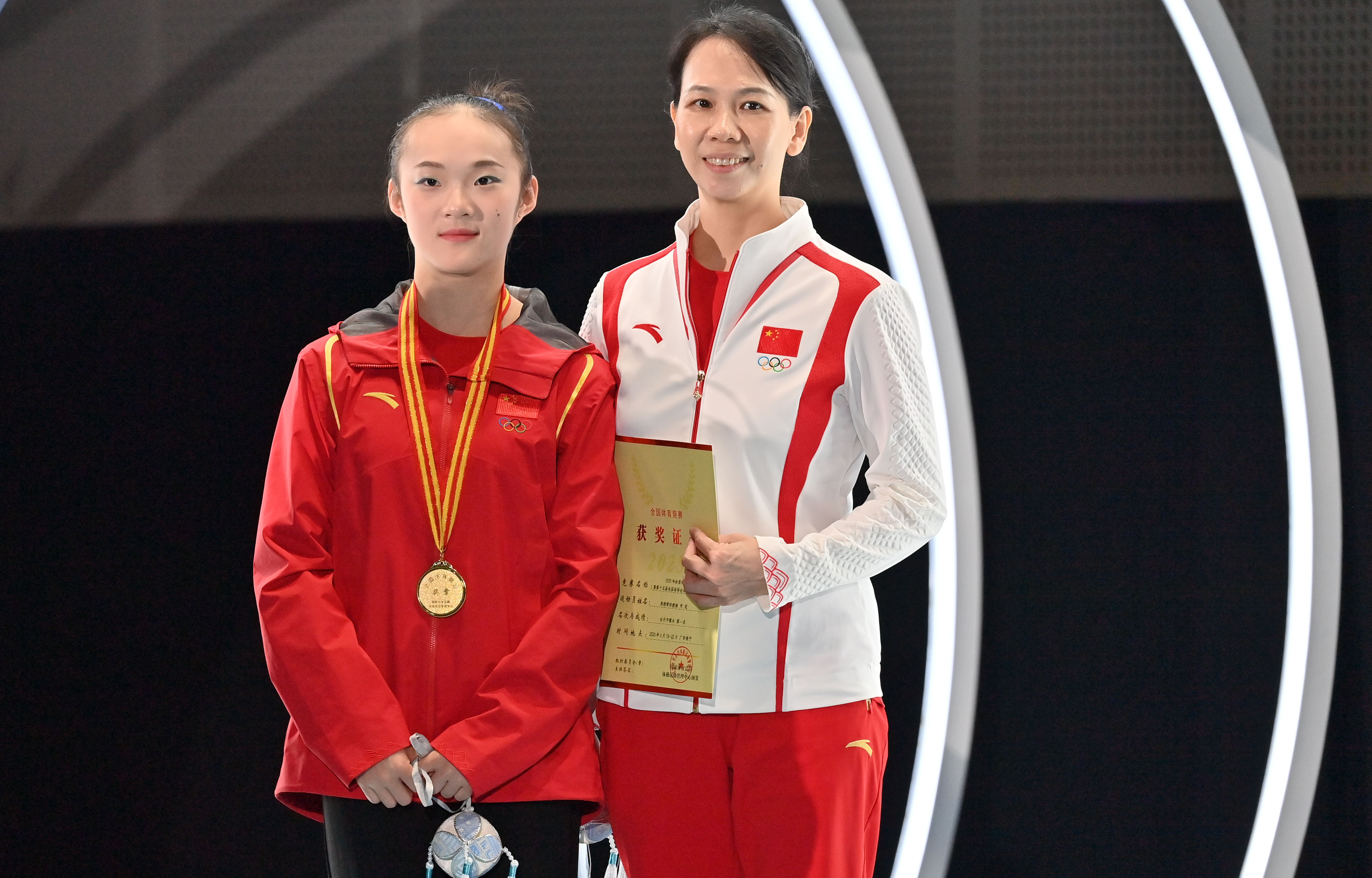 关于体操比赛竞争激烈至极，冠军花落谁家的信息