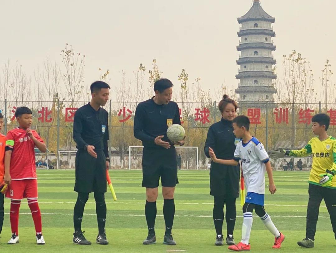 关于角逐白热化团体努力，金牌争夺战愈加激烈的信息