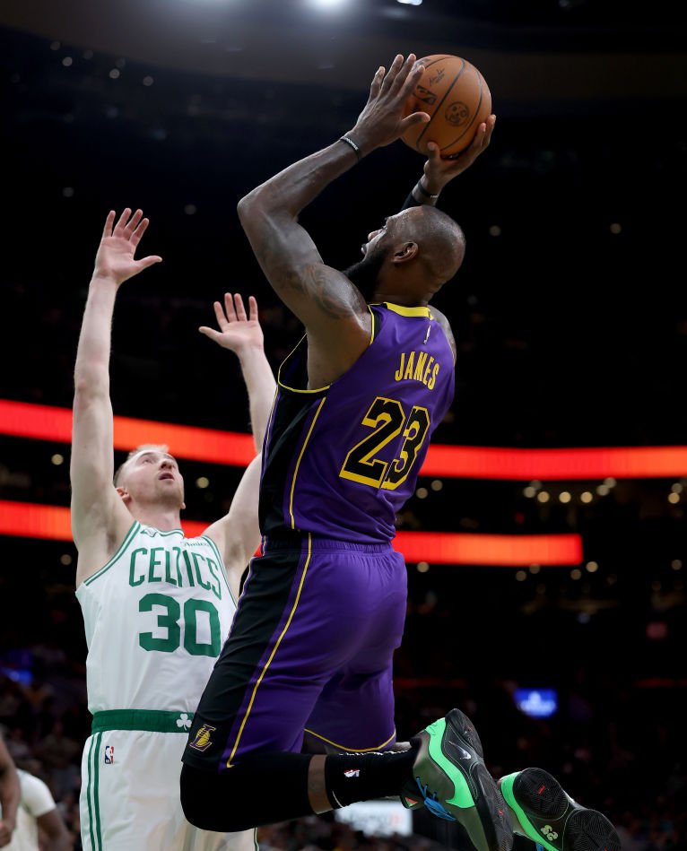 凯尔特人遭遇湖人失利,西甲局势紧张的简单介绍 凯尔特人遭遇湖人失利,西甲局势紧张的简单介绍