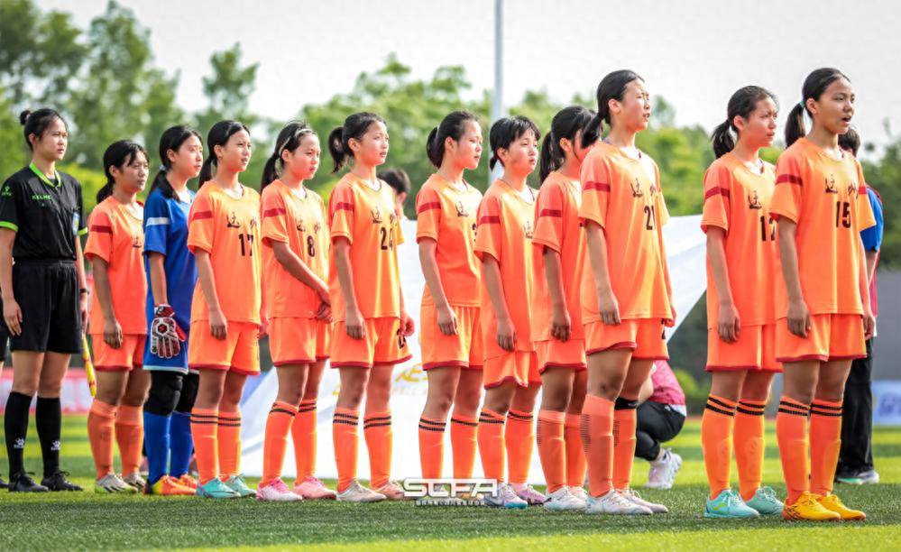 愈战愈强:女足运动员积极拼搏的简单介绍 愈战愈强:女足运动员积极拼搏的简单介绍