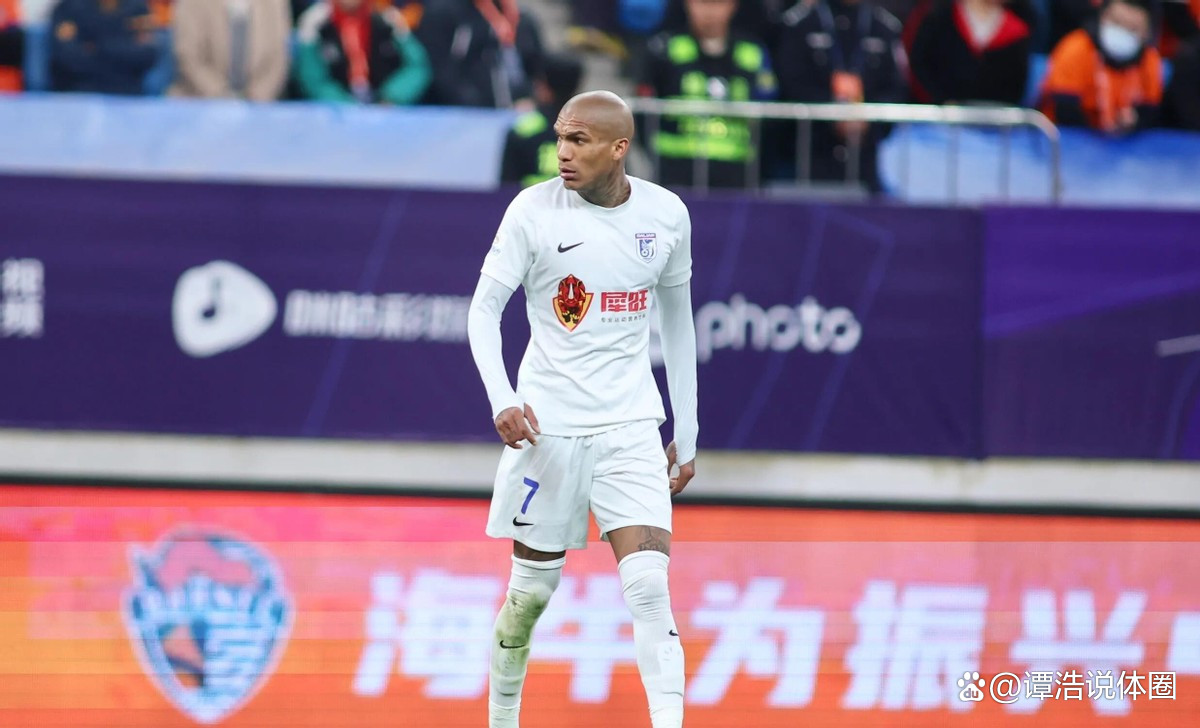 意大利队力克国足，哈兰德梅开二度中超