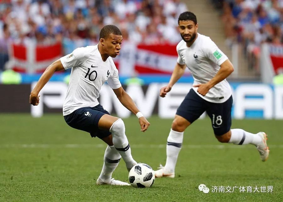 丹麦运动员摔跤赛中顺利晋级,表现出色 丹麦运动员摔跤赛中顺利晋级,表现出色