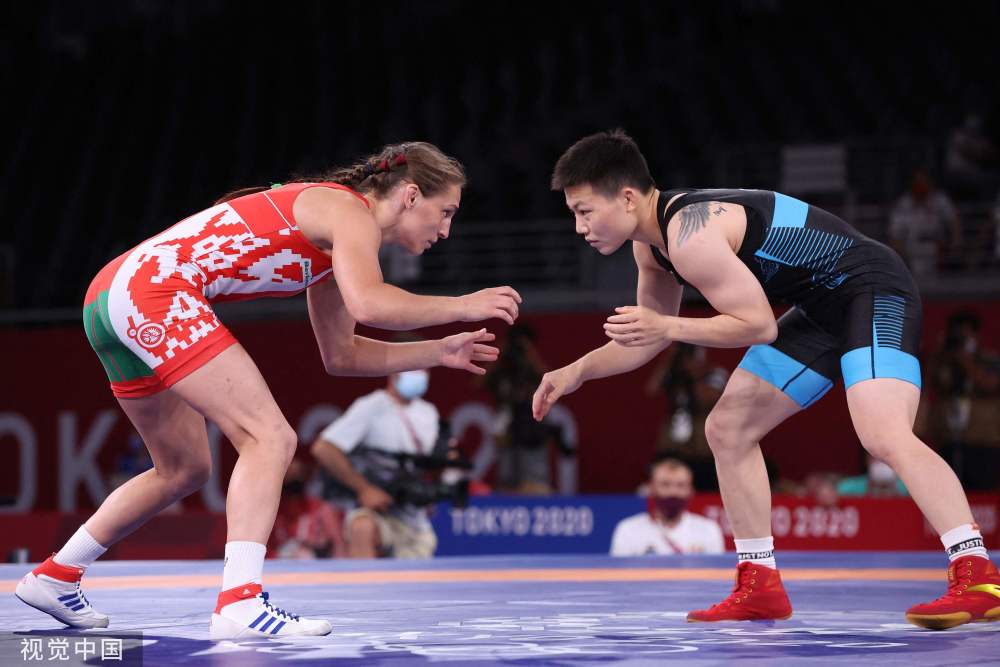 丹麦运动员摔跤赛中顺利晋级,表现出色 丹麦运动员摔跤赛中顺利晋级,表现出色