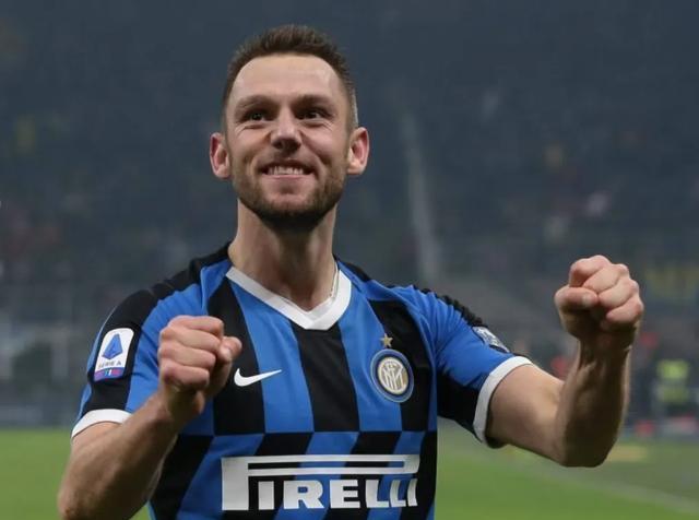 国米客场战胜佛罗伦萨,保持领先优势 国米客场战胜佛罗伦萨,保持领先优势