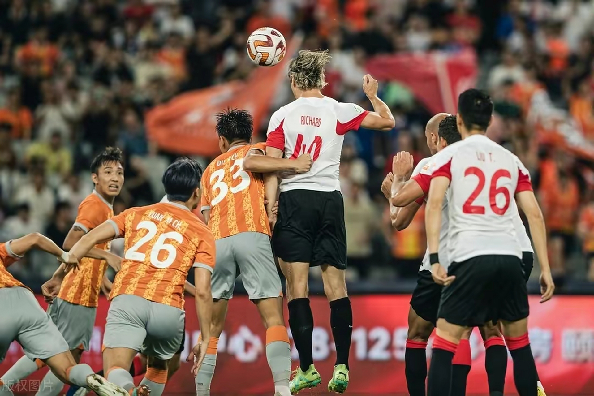 JDG绝杀C9，Zeus成为全场焦点入围赛3:0（深圳）