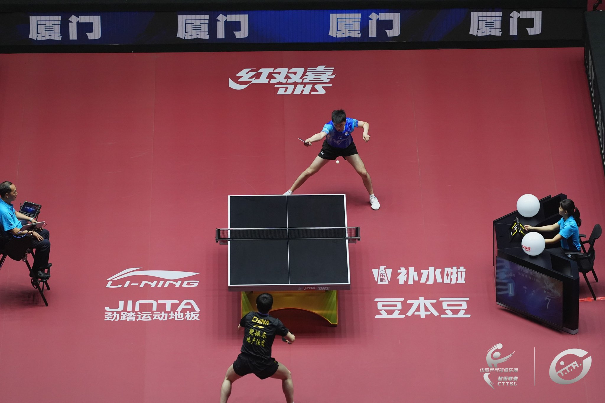 关于顶尖运动员集结争锋,双方角逐激烈的信息 关于顶尖运动员集结争锋,双方角逐激烈的信息