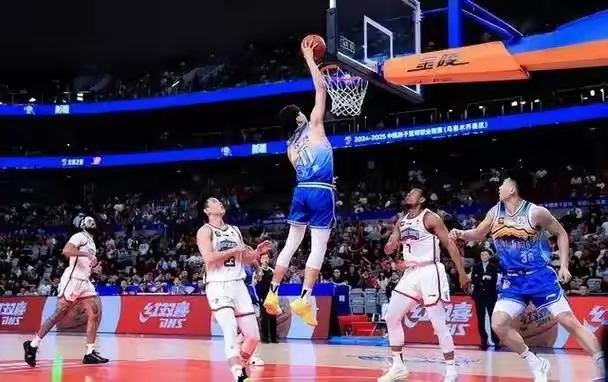 联赛激烈对决瞬间记录，看点频频涌现的简单介绍