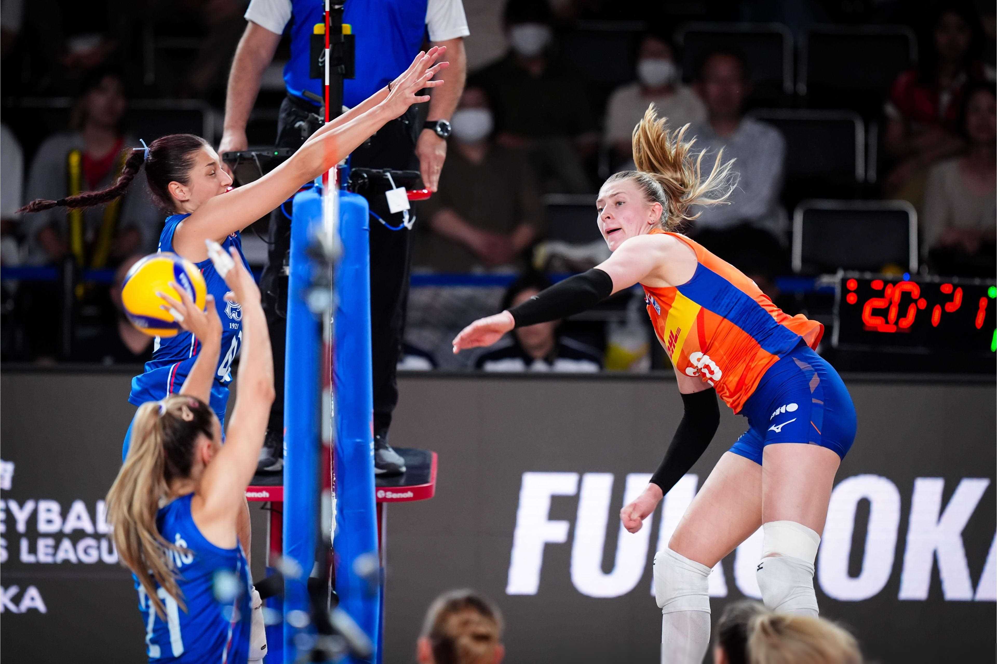 荷兰女子足球锦标赛凭借团队实力夺冠