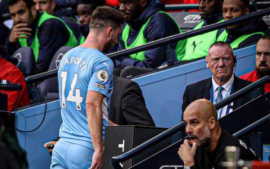 关于曼联客场大胜沃特福德，领跑积分榜位置更为稳固的信息