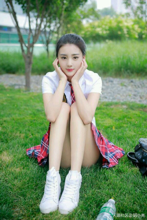 英格拉姆稳定输出不掉线，猛龙正面击溃广厦队，跨联赛对决彰显NBA统治力