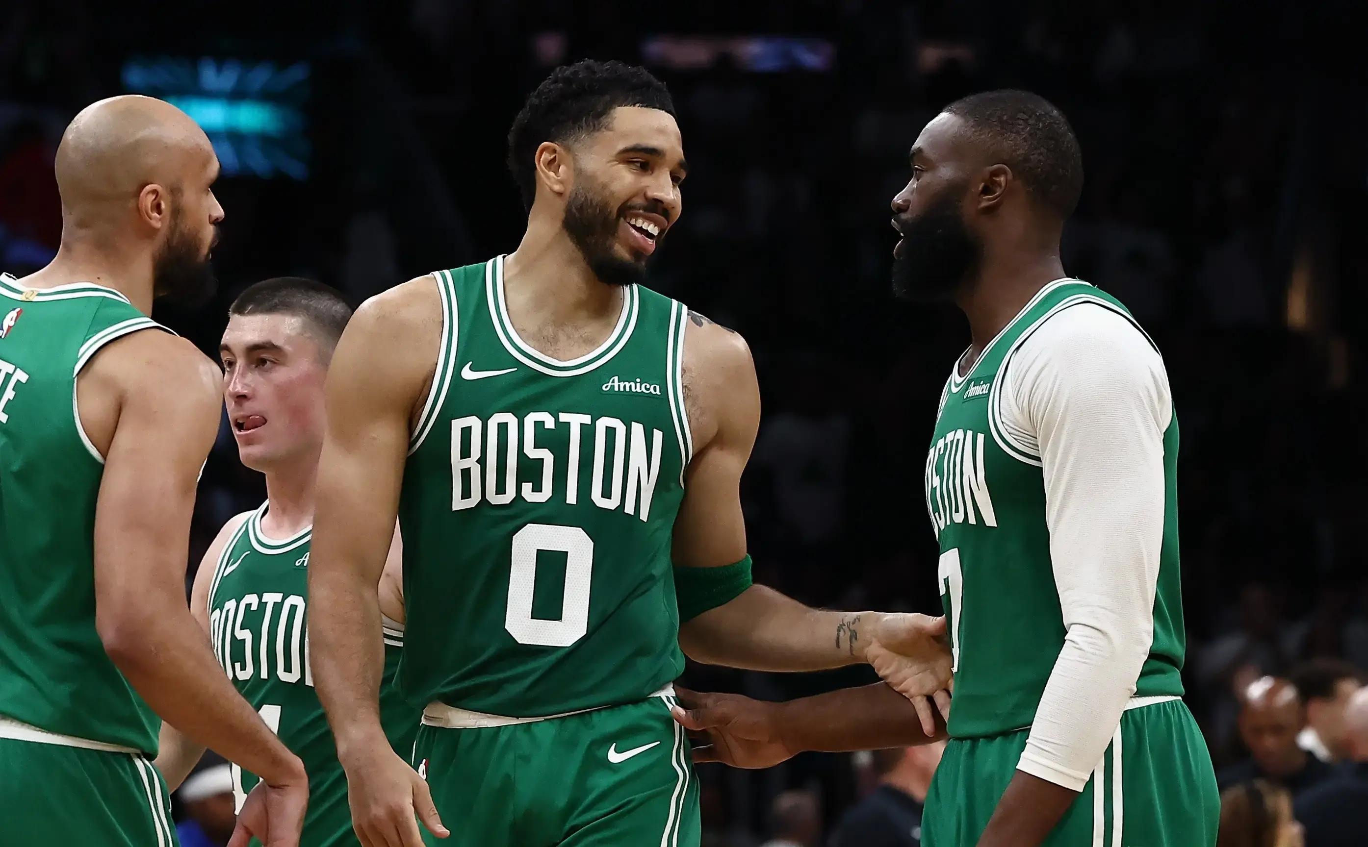 雄鹿带走马刺，塔图姆持续制造杀伤