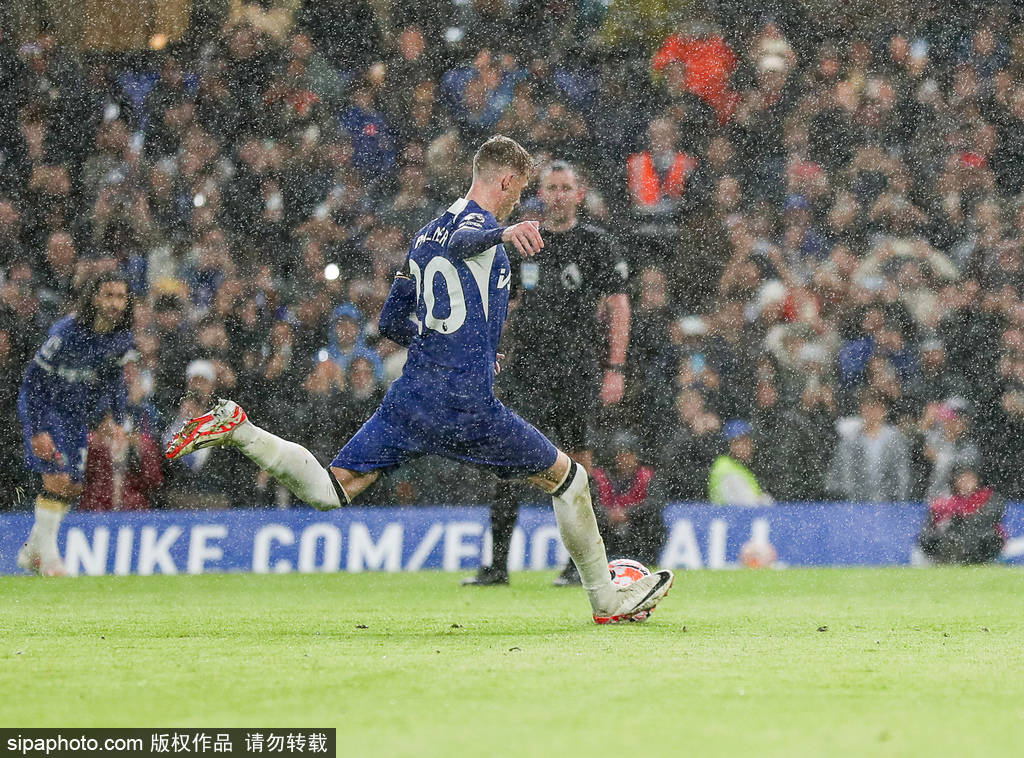 切尔西打穿希腊，萨卡主宰比赛走向