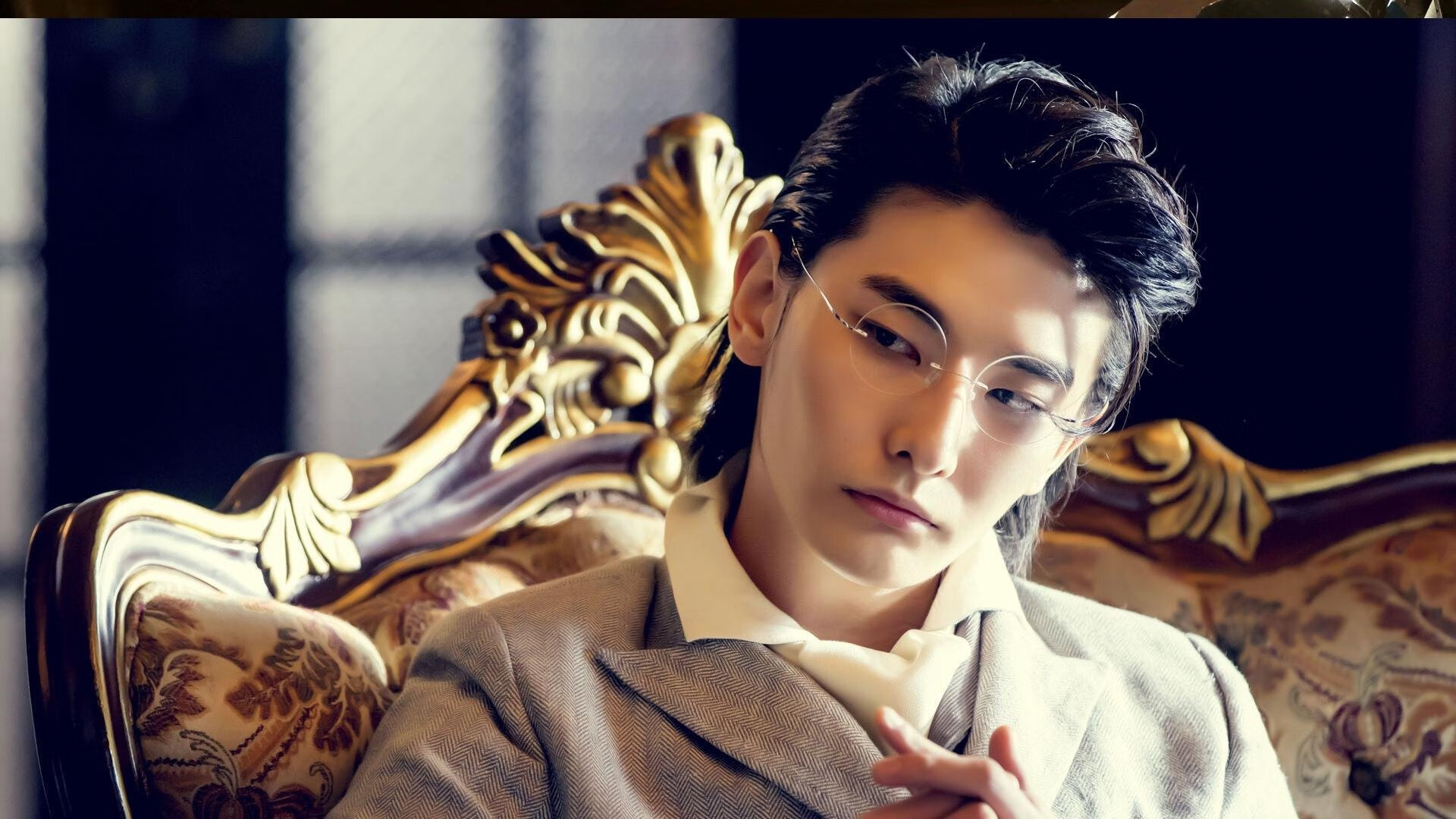 绿茵与五环的十字路口，奥亚尔萨瓦尔在风暴眼中接管比赛